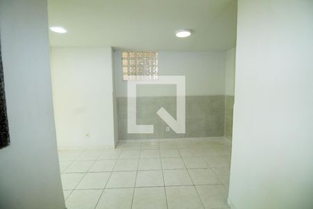 Sala de casa para alugar com 2 quartos, 70m² em Vila da Penha, Rio de Janeiro