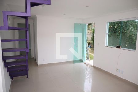 SALA de casa para alugar com 3 quartos, 120m² em Vargem Grande, Rio de Janeiro