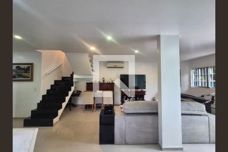 Casa de Condomínio para alugar com 4 quartos, 340m² em Recreio dos Bandeirantes, Rio de Janeiro