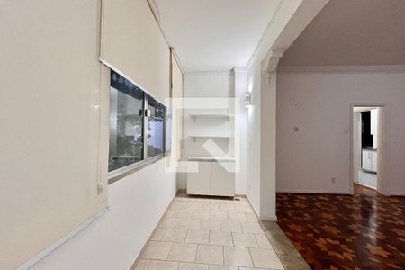 Sala  de apartamento para alugar com 2 quartos, 107m² em Copacabana, Rio de Janeiro