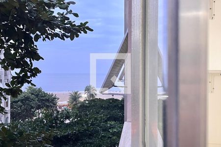 Vista da sala  de apartamento para alugar com 2 quartos, 107m² em Copacabana, Rio de Janeiro
