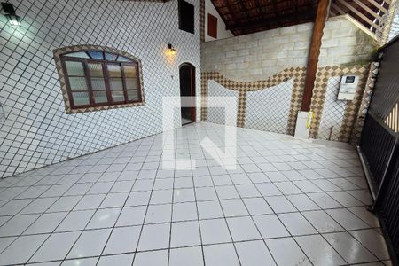 Garagem de casa para alugar com 2 quartos, 75m² em Vila Tupi, Praia Grande