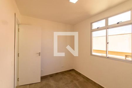 Quarto 2 de apartamento à venda com 2 quartos, 46m² em Tingui, Curitiba