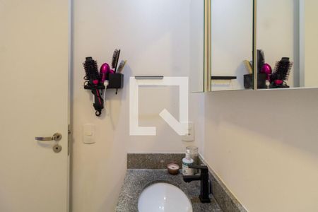 Banheiro da Suíte de apartamento para alugar com 2 quartos, 54m² em Barra Funda, São Paulo