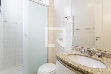 Banheiro da Suíte 1 de apartamento para alugar com 2 quartos, 74m² em Moema, São Paulo