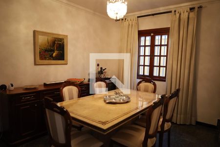 Casa à venda com 4 quartos, 170m² em Campo Grande, São Paulo
