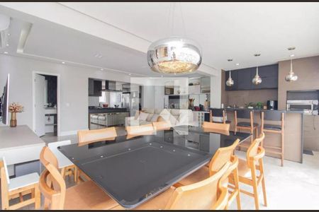 Apartamento à venda com 3 quartos, 128m² em Vila Firmiano Pinto, São Paulo