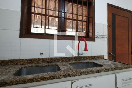 Cozinha de casa de condomínio para alugar com 2 quartos, 95m² em Taquara, Rio de Janeiro