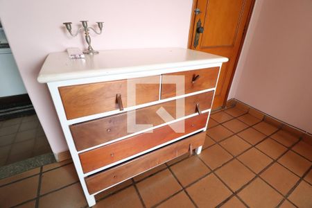 Sala de apartamento para alugar com 2 quartos, 60m² em Centro, Uberlândia