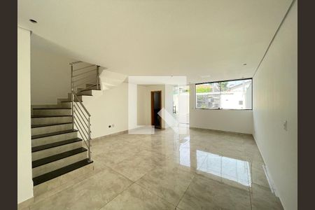 Casa à venda com 3 quartos, 98m² em Santa Branca, Belo Horizonte