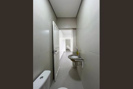 Banheiro de casa de condomínio para alugar com 1 quarto, 38m² em Cursino, São Paulo
