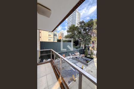 Varanda de apartamento à venda com 4 quartos, 205m² em Vila Mariana, São Paulo