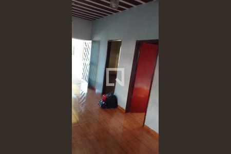 Quarto de casa para alugar com 2 quartos, 100m² em Parque Paulista, Duque de Caxias