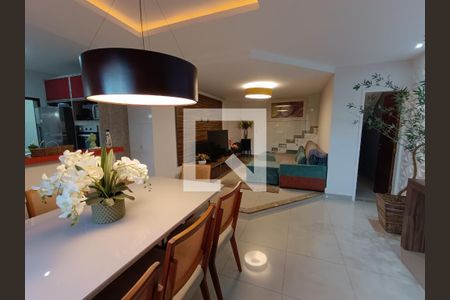 SALA de casa para alugar com 3 quartos, 220m² em Glória, Macaé