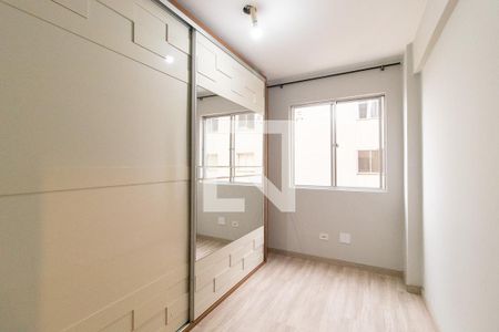 Quarto 1 de apartamento para alugar com 3 quartos, 56m² em Novo Mundo, Curitiba