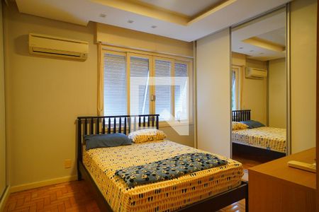 Quarto suíte  de apartamento à venda com 2 quartos, 155m² em Mont’serrat, Porto Alegre