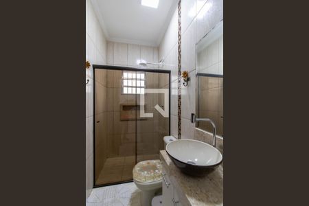 Banheiro de casa para alugar com 2 quartos, 170m² em Jardim Jovaia, Guarulhos