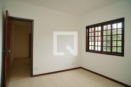 Quarto 1 de casa de condomínio para alugar com 4 quartos, 242m² em Itaipu, Niterói