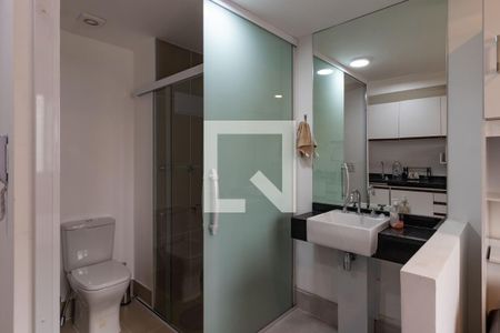 Banheiro de kitnet/studio para alugar com 1 quarto, 20m² em Água Branca, São Paulo