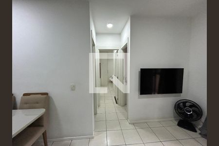 Corredor de apartamento à venda com 2 quartos, 57m² em Del Castilho, Rio de Janeiro