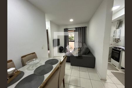 Sala de apartamento à venda com 2 quartos, 57m² em Del Castilho, Rio de Janeiro