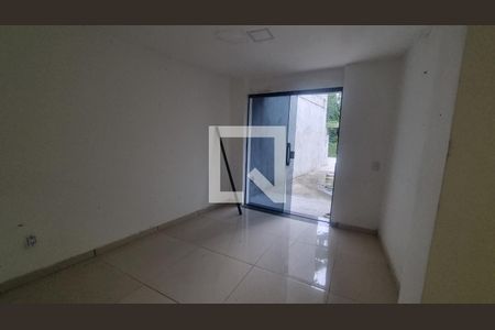 Sala de casa de condomínio à venda com 3 quartos, 150m² em Vargem Grande, Rio de Janeiro
