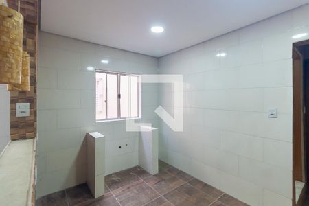 Cozinha de casa para alugar com 1 quarto, 50m² em Jardim Sao Roberto, São Paulo