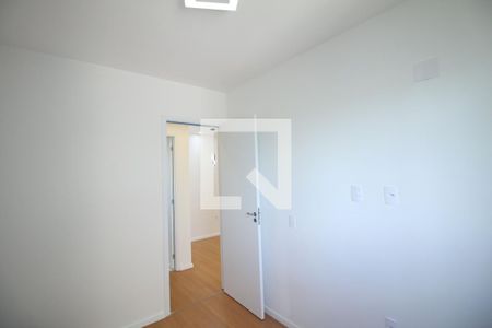 Quarto 2 de apartamento para alugar com 2 quartos, 43m² em Irajá, Rio de Janeiro