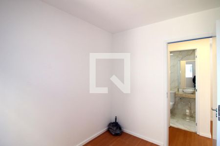 Quarto 2 de apartamento para alugar com 2 quartos, 43m² em Irajá, Rio de Janeiro