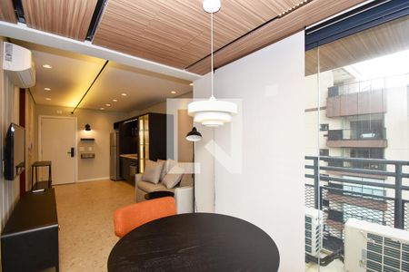 Sala de jantar varanda de apartamento para alugar com 1 quarto, 44m² em Pinheiros, São Paulo