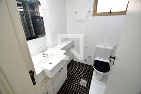 Banheiro de apartamento para alugar com 1 quarto, 30m² em Centro, Campinas