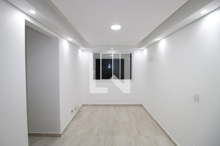 Sala / Cozinha de apartamento para alugar com 2 quartos, 42m² em Jardim Helian, São Paulo