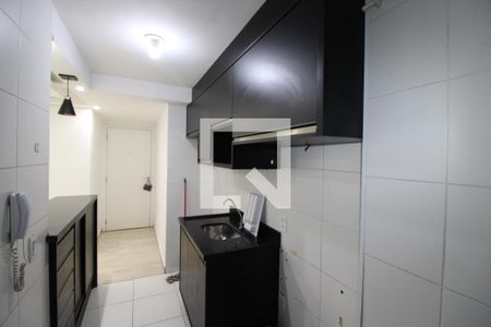 Sala / Cozinha de apartamento para alugar com 2 quartos, 42m² em Jardim Helian, São Paulo