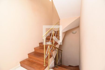 Escadas de casa à venda com 6 quartos, 432m² em Pilarzinho, Curitiba