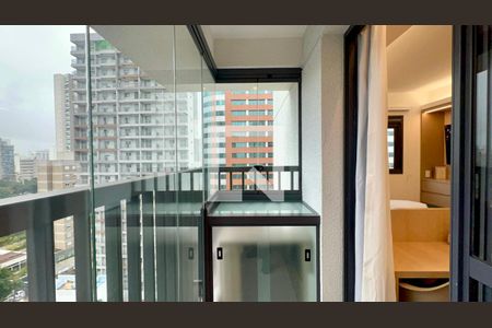 Varanda de kitnet/studio para alugar com 1 quarto, 27m² em Pinheiros, São Paulo