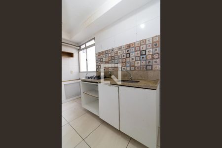 Cozinha de apartamento para alugar com 2 quartos, 47m² em Realengo, Rio de Janeiro