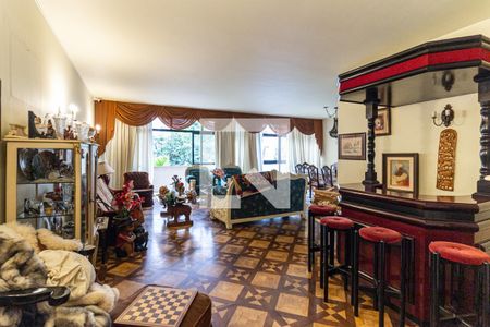 Apartamento para alugar com 3 quartos, 208m² em Santa Cecilia, São Paulo