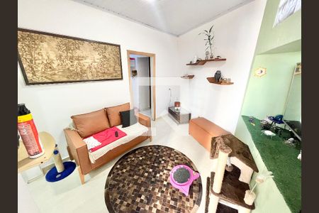 Casa à venda com 2 quartos, 70m² em Jardim das Laranjeiras, São Paulo