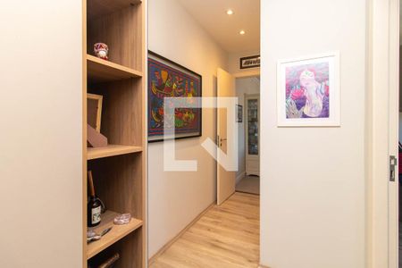 Corredor de apartamento à venda com 2 quartos, 67m² em Santana, Porto Alegre