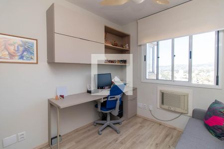 Quarto 1 de apartamento à venda com 2 quartos, 67m² em Santana, Porto Alegre