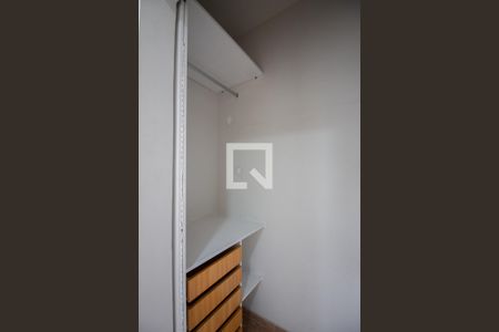 Closet do quarto 1 de casa à venda com 2 quartos, 90m² em Santa Rosa, Belo Horizonte