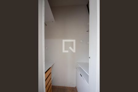 Closet do quarto 1 de casa à venda com 2 quartos, 90m² em Santa Rosa, Belo Horizonte