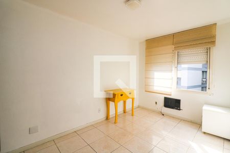 Quarto 1 de apartamento para alugar com 2 quartos, 65m² em Partenon, Porto Alegre