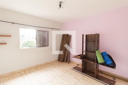 Quarto 2 de casa para alugar com 2 quartos, 340m² em Vila Maria Helena, Carapicuíba