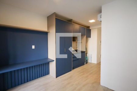 Quarto de kitnet/studio para alugar com 1 quarto, 27m² em Campo Belo, São Paulo