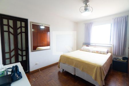 Suite de casa à venda com 4 quartos, 180m² em Vila Fachini, São Paulo