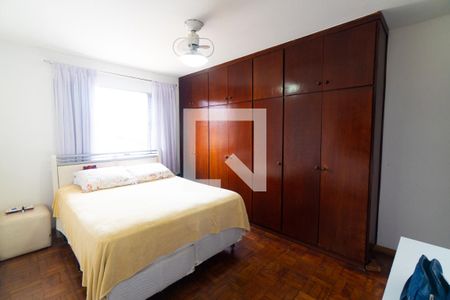 Suite de casa à venda com 4 quartos, 180m² em Vila Fachini, São Paulo