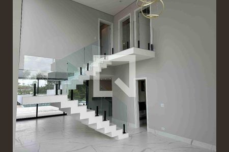 Escada - acesso ao piso superior de casa de condomínio à venda com 3 quartos, 250m² em Sítio do Rosário, Barueri