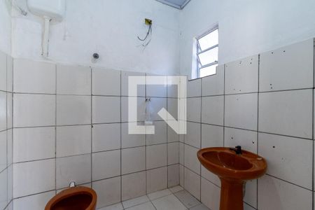 Banheiro  de casa para alugar com 1 quarto, 37m² em Vila Babilonia, São Paulo