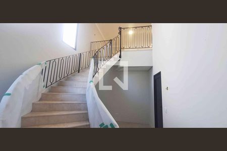Hall  de casa de condomínio à venda com 2 quartos, 420m² em Morada dos Pássaros, Barueri